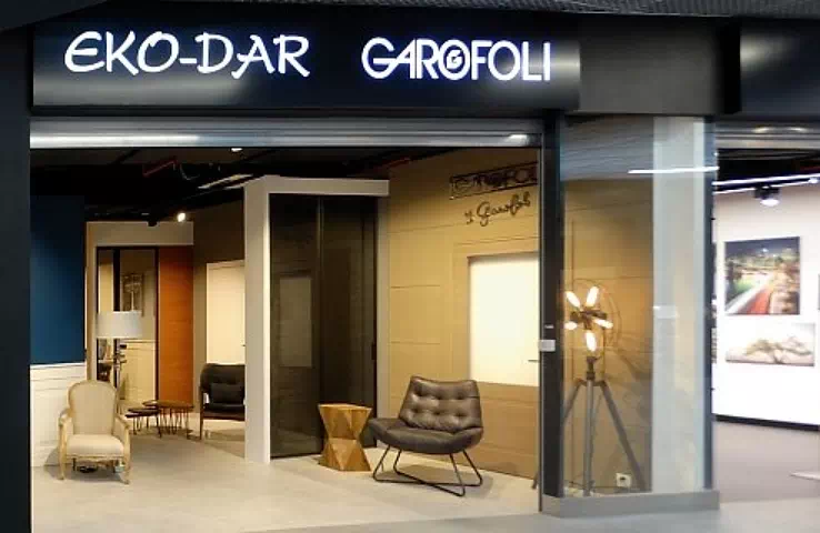 Ekodar - ekspozycja salonu sprzedaży i wymiany drzwi zewnętrznych w Gdańsku